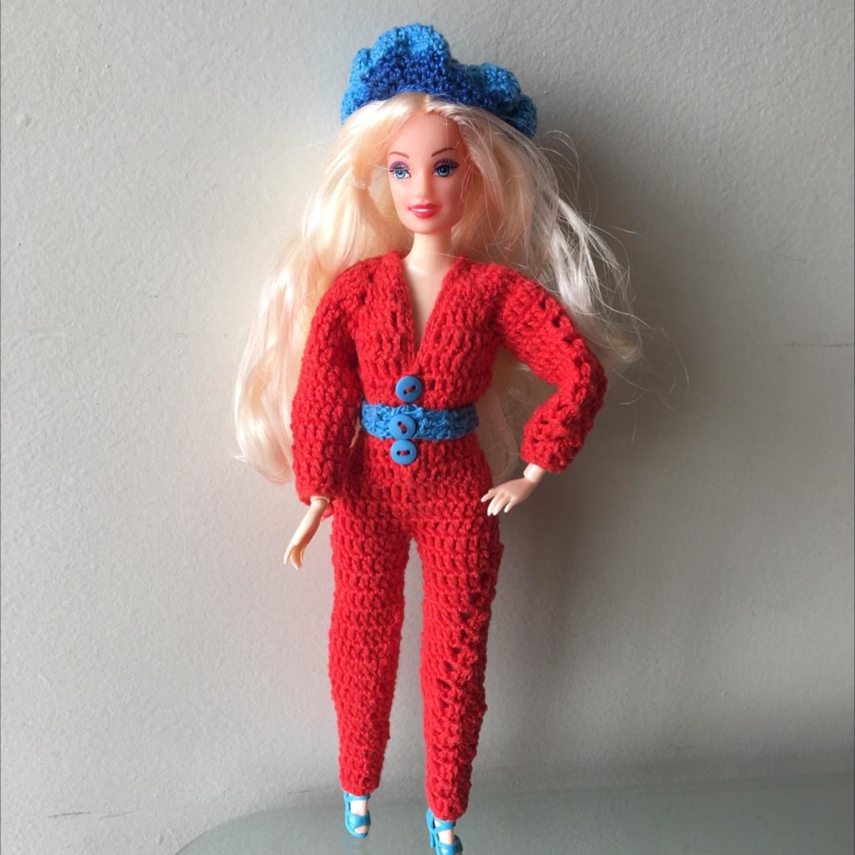 Roupa Barbie macacão em croche