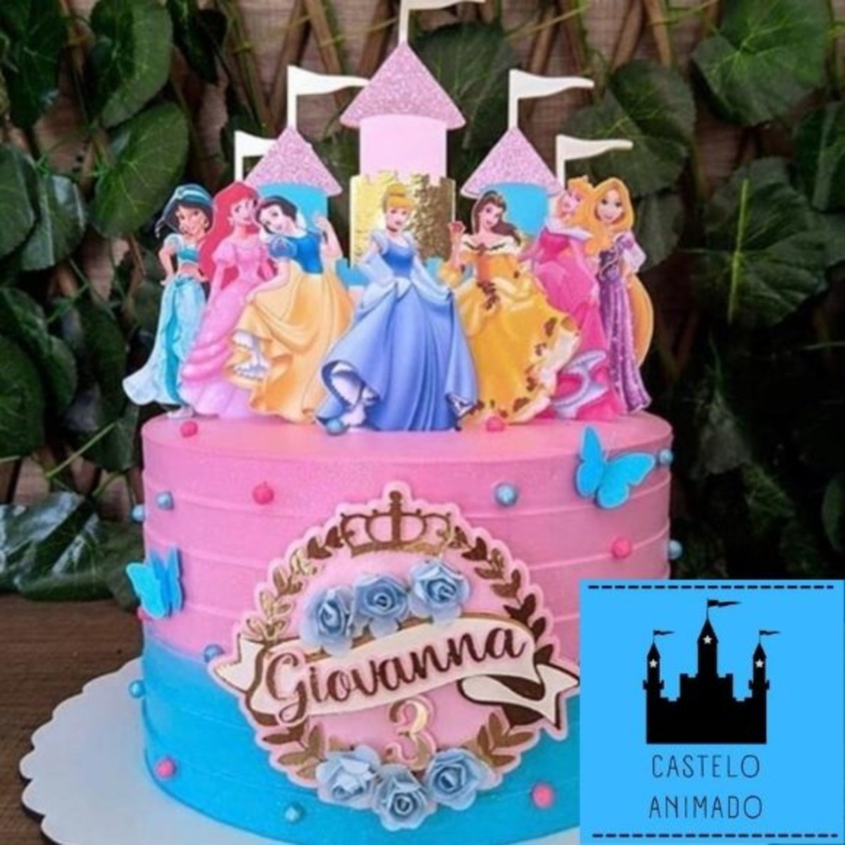 Bolo cor de rosa com princesas Disney™ - Entrega Grátis em 24h - ChefPanda