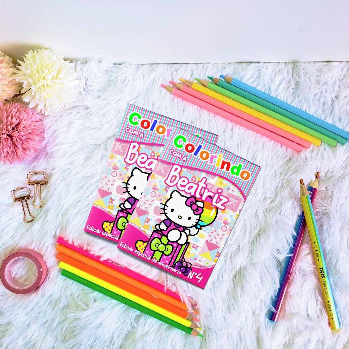 HELLO KITTY - Livro Pequeno para Colorir e 5 Lápis de Cera