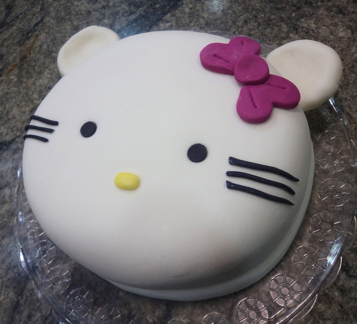 Bolo da Hello Kitty - Bolo Decorado para Festa Infantil da Hello Kitty