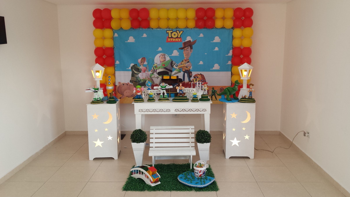 Artigos para festa infantil toy story