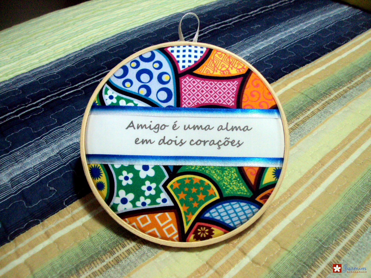 Quadro bastidor com frase Amigoé uma alma em dois corações no Elo7 Jasmim Artesanato (6477A0) Aparador De Pelos Wahl Clipper Pure Confidence ~ Quadro bastidor com frase Amigoé uma alma em dois corações no Elo7 Jasmim Artesanato (6477A0)