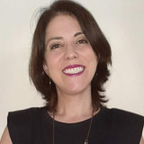 Livia Maria Ferraz Bastos