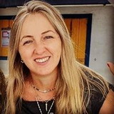 Andreia Dall Acqua Gomes