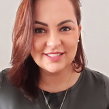 Débora Thompson Biasoli Franceschini