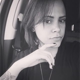 Íris da Costa Santos leal