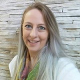 Daniella Marcello Yamauti