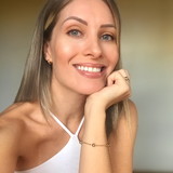 Isabela Pires de Oliveira