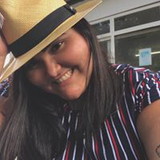 Ana Carolina Santos B