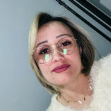 Thati??Mariel Santos