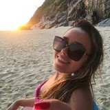 Lívia Fernandes de Oliveira