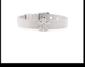 Pulseira em aço prata com charme